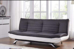 O falso branco da tela do carvão vegetal cobre 3 adornados Seater Sofa Bed With Chrome Feet