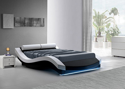 Cama romântica dos pares do plutônio da madeira compensada macia da mobília do quarto do tamanho da rainha com luz do diodo emissor de luz