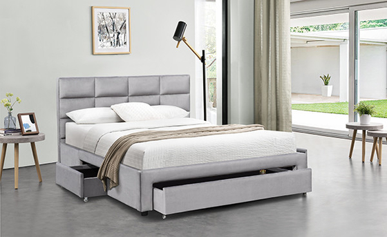Quadro adornado da cama da madeira compensada