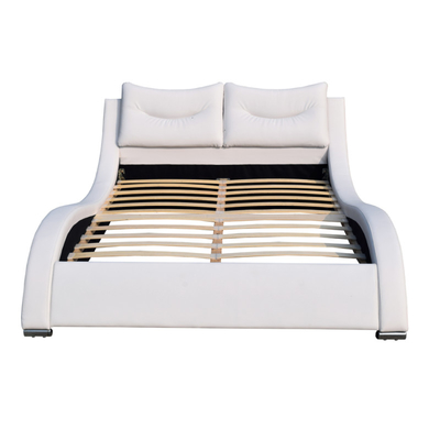 O falso luxuoso da cabeceira cobre a cama que o tamanho dobro com curva do descanso dá forma ao plutônio branco