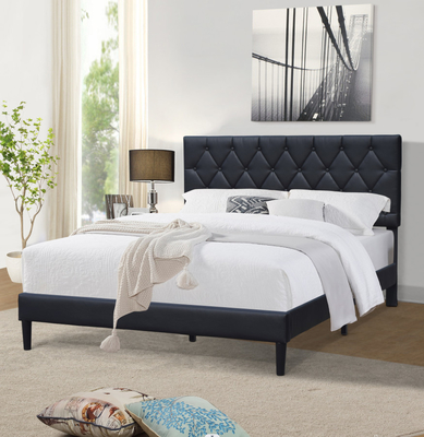 Tamanho estofado de couro preto da rainha do quadro da cama de plataforma de Facux com cabeceira adornada
