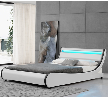 O falso do tamanho da rainha cobre o quadro estofado da cama de plataforma com cabeceira curvada