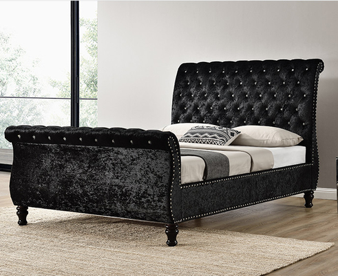 Estrutura de cama estofada com botões e cabeceira estilo Chesterfield king size