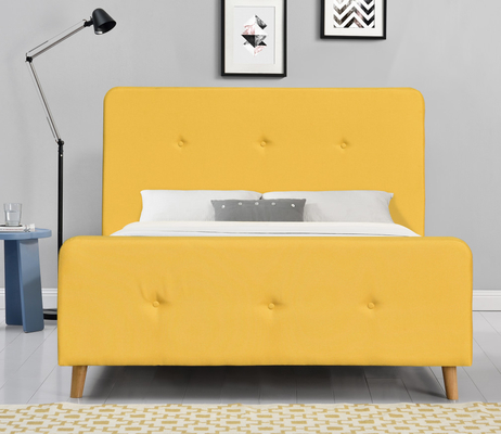 Cama de plataforma estofada e estofada amarela king size casual procurando quarto