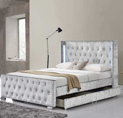A rainha adornada dos botões estofou gavetas da cama de plataforma quatro do armazenamento