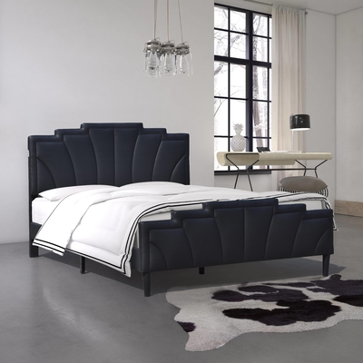 Um quadro de cama acolchado muito comum com uma cabeceira distinta, diferente dos outros.