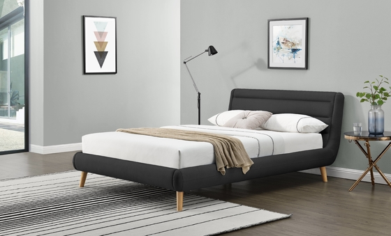 Quadro de cama estofado com forma e design únicos irá se encaixar no seu estilo de decoração.