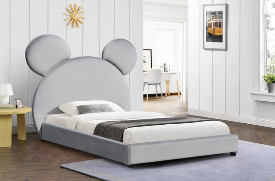 O urso dá forma a crianças estofadas da plataforma coloca a luz Grey Velvet do quadro